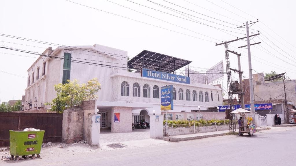 Hotel Silver Sand Multan — Exterior