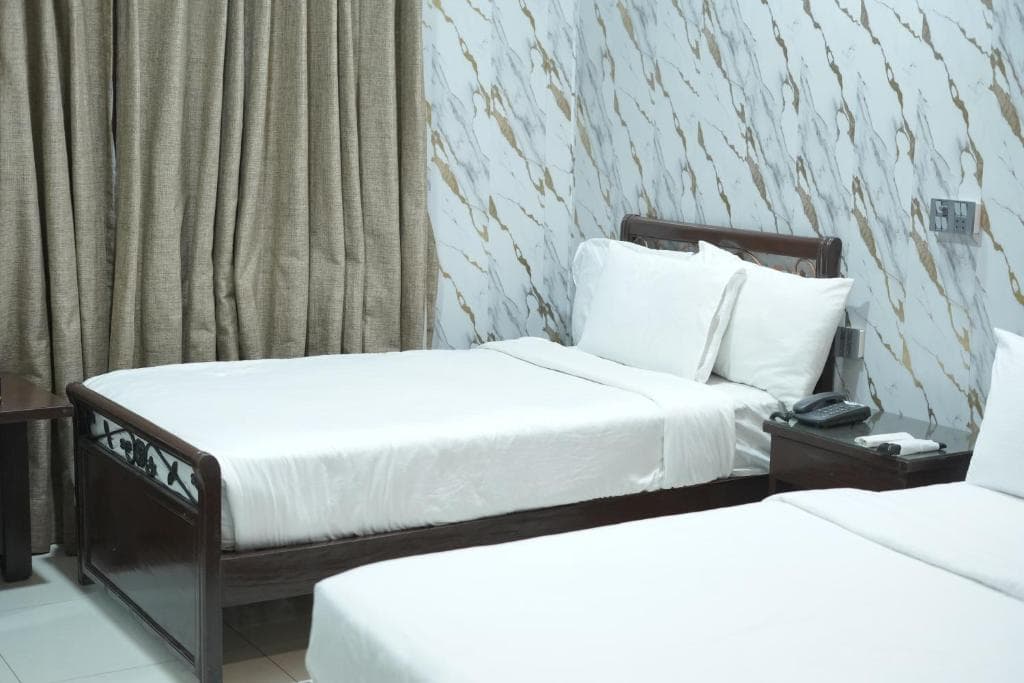 Hotel Silver Sand Multan — Rooms