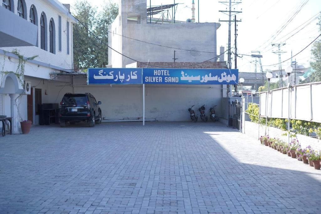 Hotel Silver Sand Multan — Hallways
