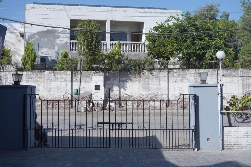 Hotel Silver Sand Multan — Exterior