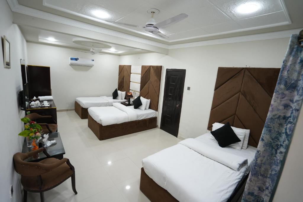 Deluxe Triple Room